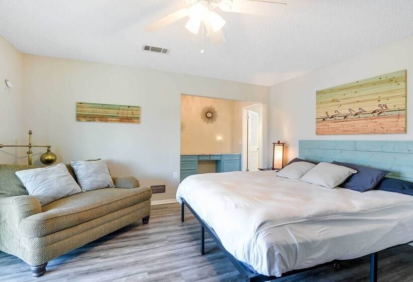 Canal Front Galveston Home: Fishing On Site!