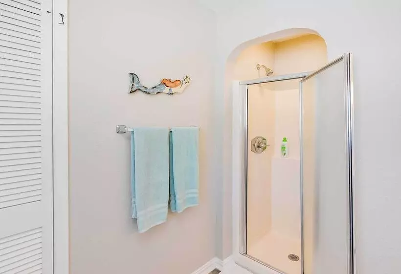 Canal Front Galveston Home: Fishing On Site!
