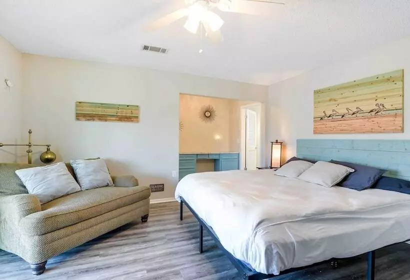Canal Front Galveston Home: Fishing On Site!