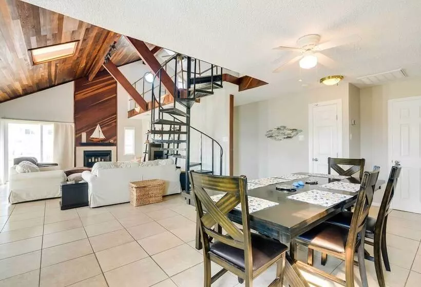 Canal Front Galveston Home: Fishing On Site!