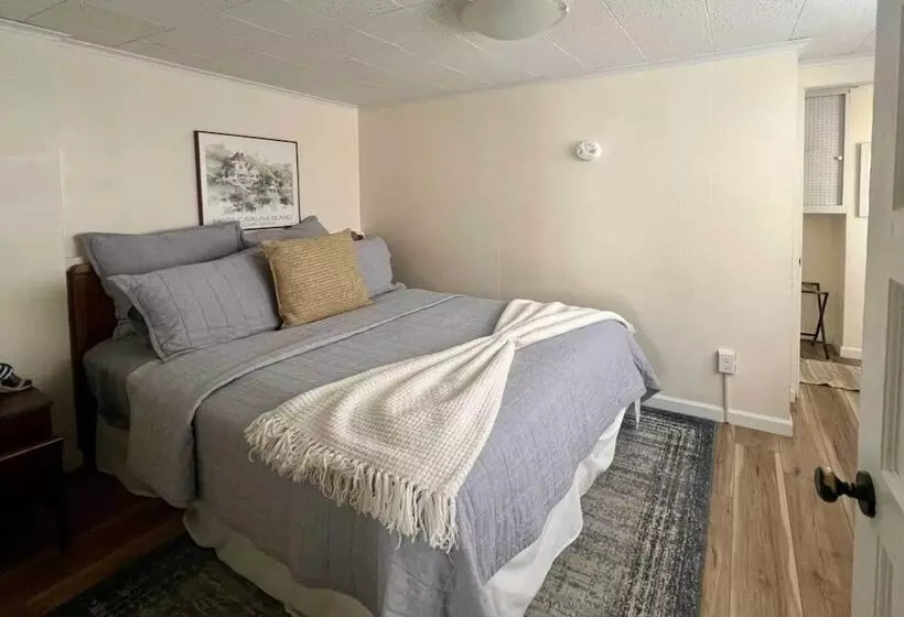 Catalina Island Cottage   Walk To Main St & Beach!