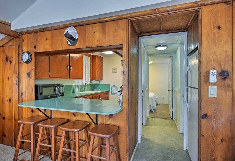 Catalina Island Cottage Walk To Main St & Beach!