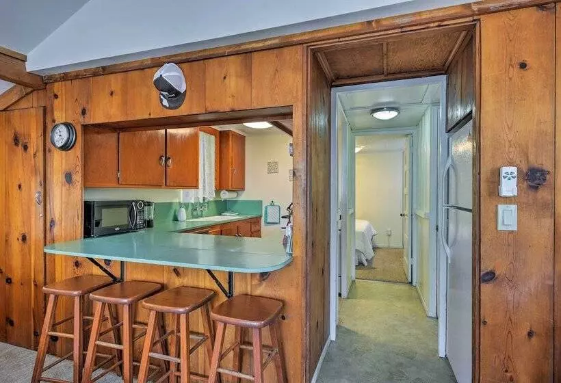 Catalina Island Cottage   Walk To Main St & Beach!