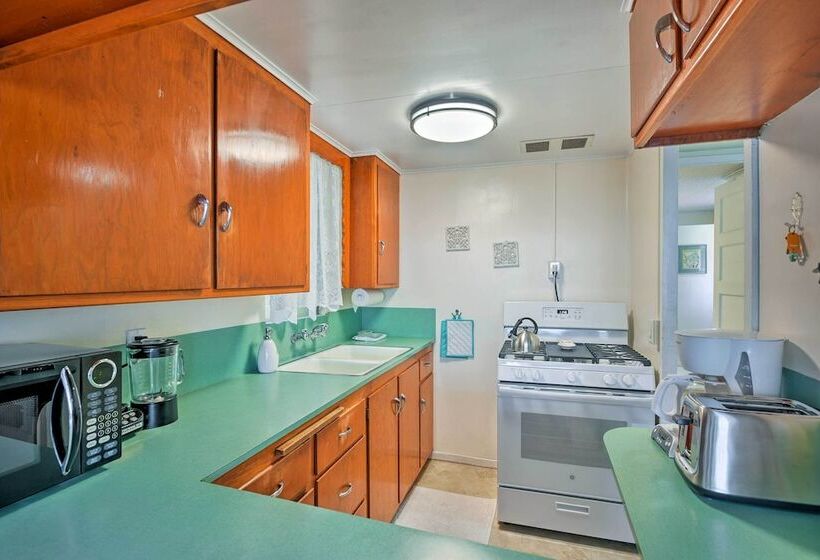 Catalina Island Cottage Walk To Main St & Beach!