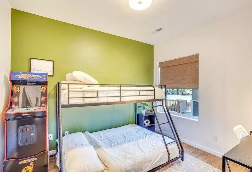 Charming Bend Home W/ Porch & Yard: Great Location