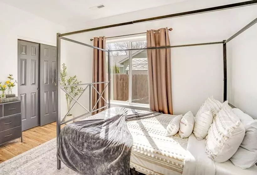 Charming Bend Home W/ Porch & Yard: Great Location