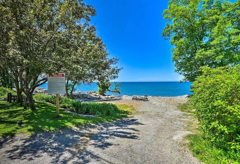 Charming Lake Erie Getaway: Walk To Beach!