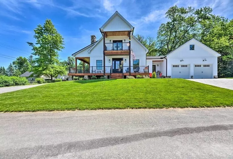 Charming Lake Erie Getaway: Walk To Beach!