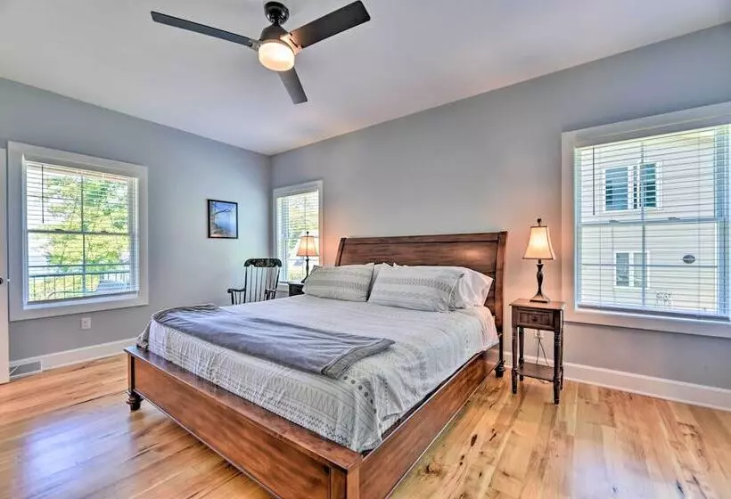 Charming Lake Erie Getaway: Walk To Beach!