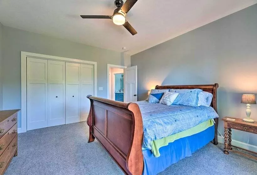 Charming Lake Erie Getaway: Walk To Beach!