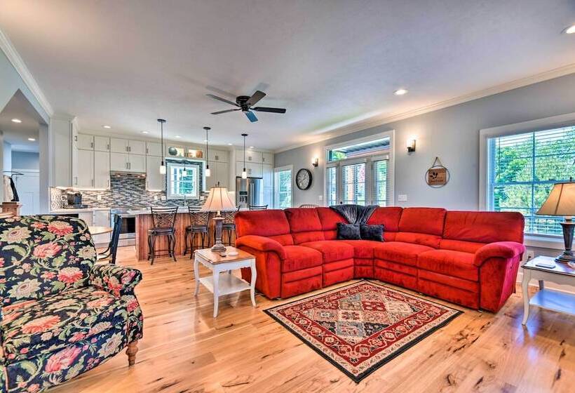 Charming Lake Erie Getaway: Walk To Beach!