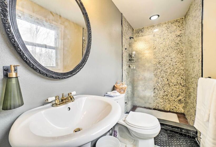 Charming Vacation Rental: 15 Mi To Pittsburgh