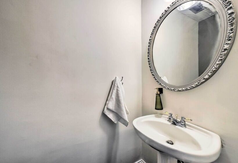 Charming Vacation Rental: 15 Mi To Pittsburgh