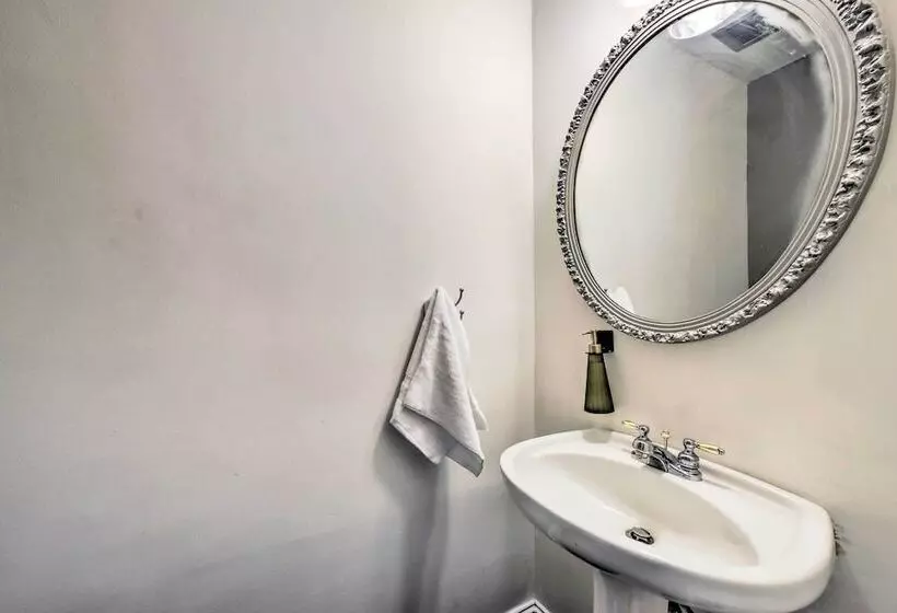 Charming Vacation Rental: 15 Mi To Pittsburgh