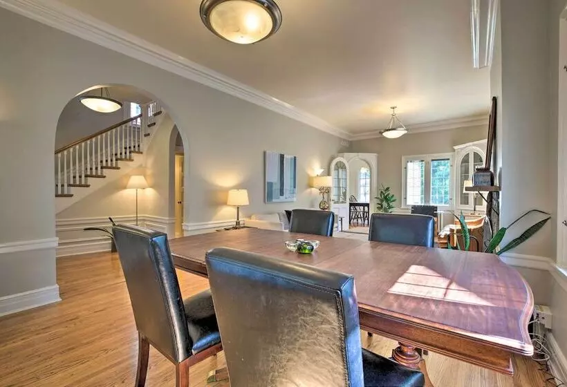 Classic Oak Park Home, 11 Mi To Downtown Chicago!