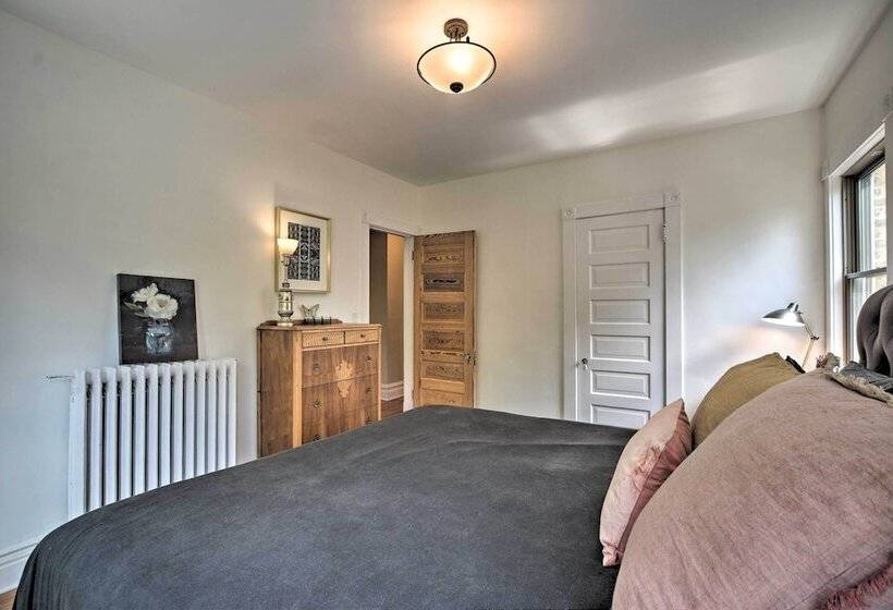 Classic Oak Park Home, 11 Mi To Downtown Chicago!