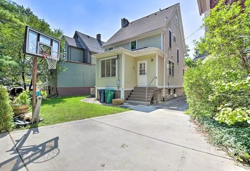 Classic Oak Park Home, 11 Mi To Downtown Chicago!