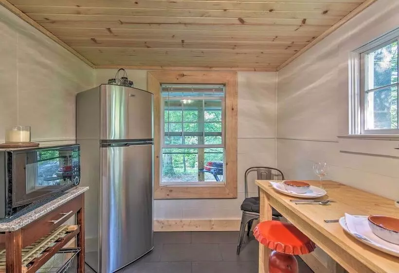 Cozy Candler Cottage   11 Mi To Dt Asheville!