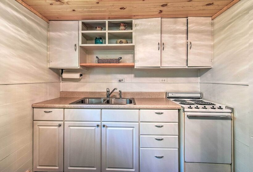 Cozy Candler Cottage   11 Mi To Dt Asheville!