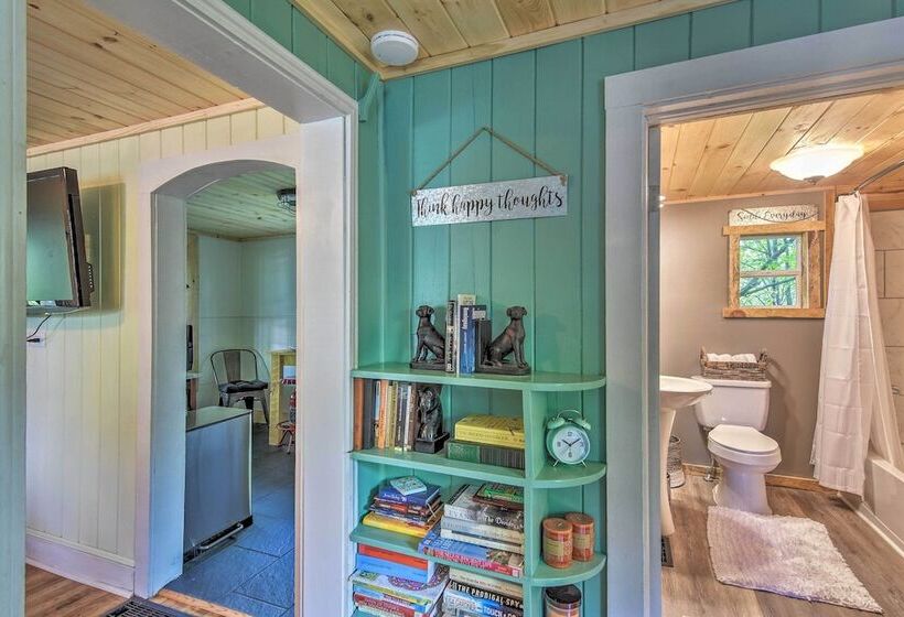 Cozy Candler Cottage   11 Mi To Dt Asheville!
