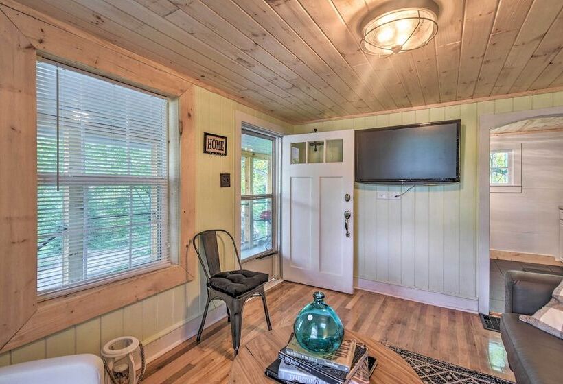 Cozy Candler Cottage   11 Mi To Dt Asheville!