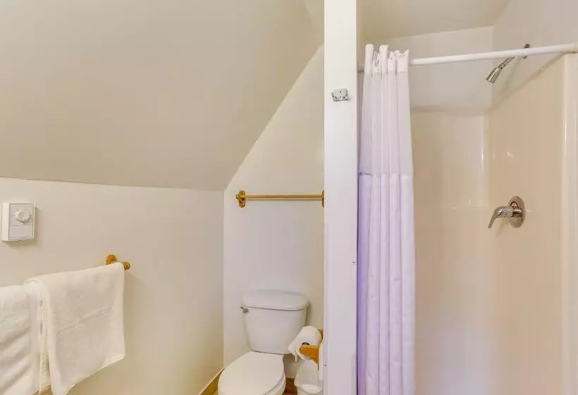 Cozy Keystone Cabin: Hot Tub, 3 Mi To Mt Rushmore!