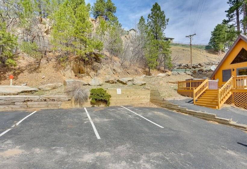 Cozy Keystone Cabin: Hot Tub, 3 Mi To Mt Rushmore!