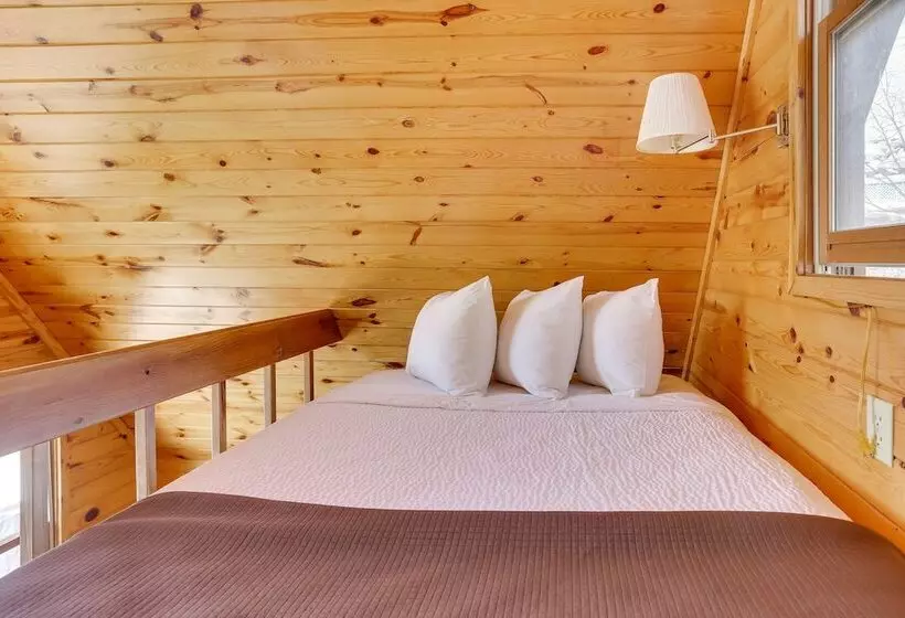 Cozy Keystone Cabin: Hot Tub, 3 Mi To Mt Rushmore!