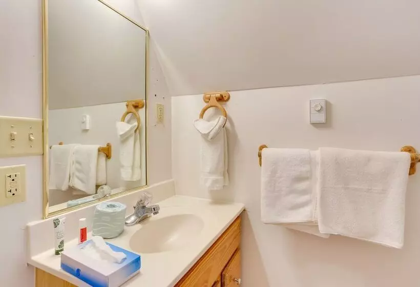 Cozy Keystone Cabin: Hot Tub, 3 Mi To Mt Rushmore!