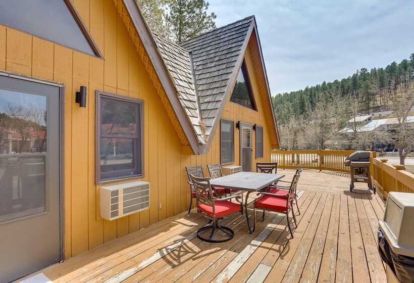 Cozy Keystone Cabin: Hot Tub, 3 Mi To Mt Rushmore!