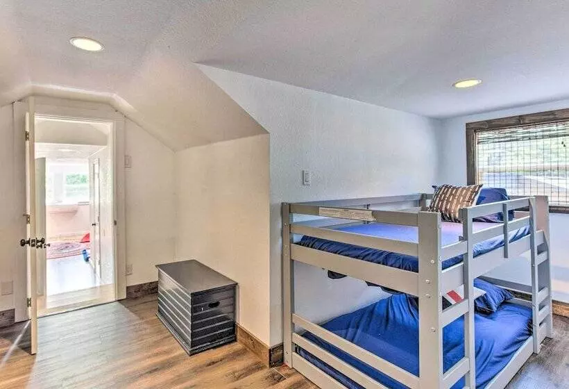 Tool Waterfront Home W/ Hot Tub & Fire Pit!