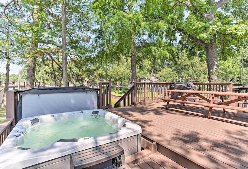 Tool Waterfront Home W/ Hot Tub & Fire Pit!