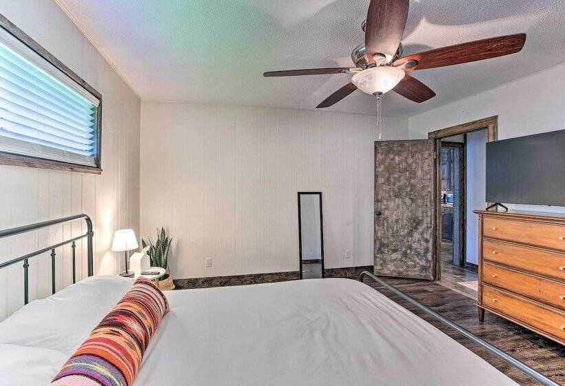 Tool Waterfront Home W/ Hot Tub & Fire Pit!