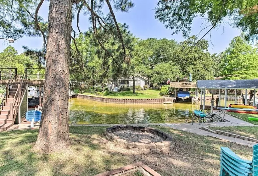 Tool Waterfront Home W/ Hot Tub & Fire Pit!