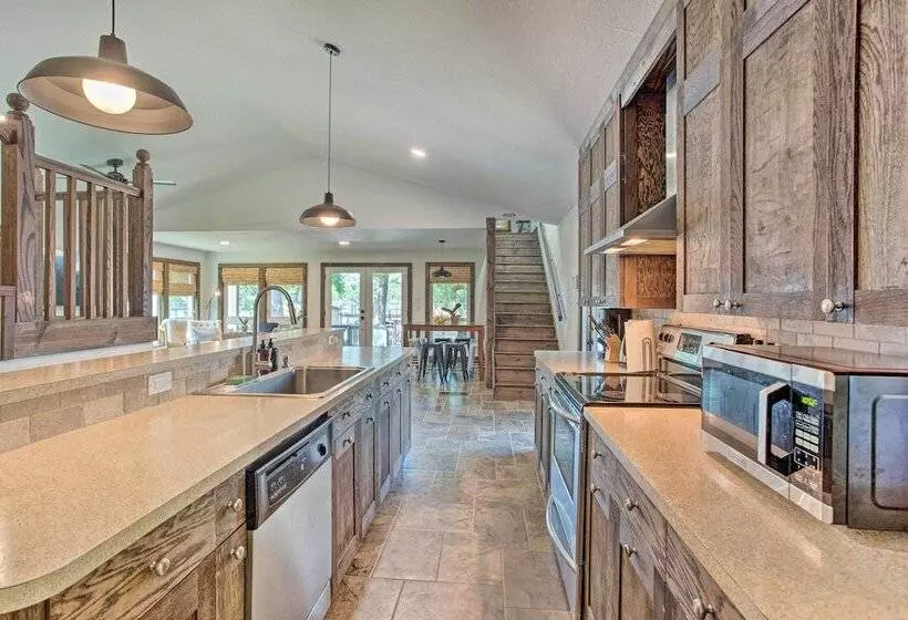 Tool Waterfront Home W/ Hot Tub & Fire Pit!