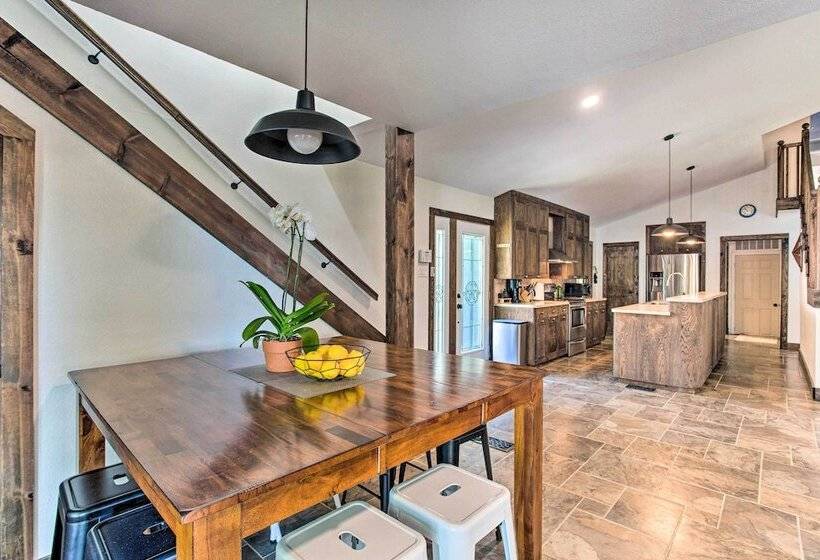 Tool Waterfront Home W/ Hot Tub & Fire Pit!