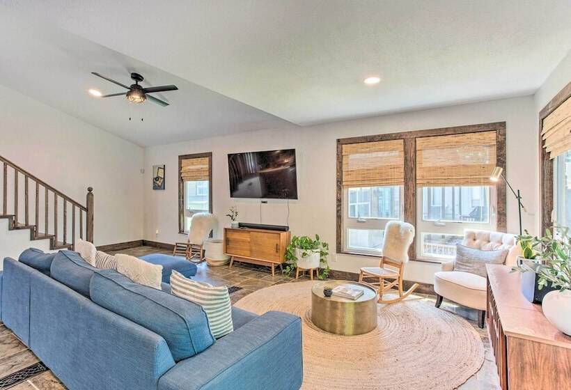 Tool Waterfront Home W/ Hot Tub & Fire Pit!