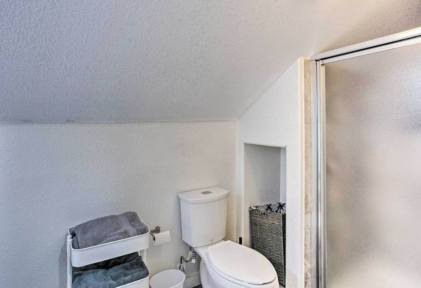 Tool Waterfront Home W/ Hot Tub & Fire Pit!