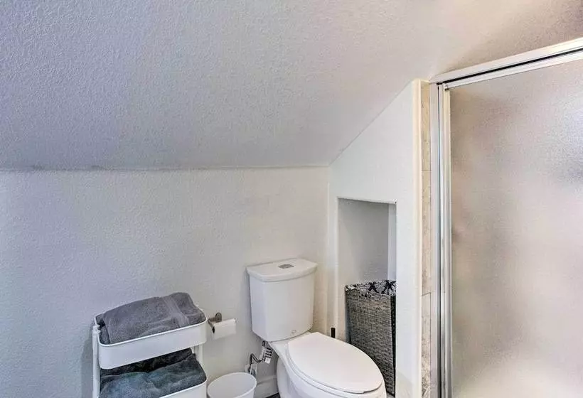 Tool Waterfront Home W/ Hot Tub & Fire Pit!