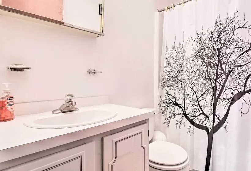 Walk To Ski Trails: Ludlow Home On Okemo Mountain!