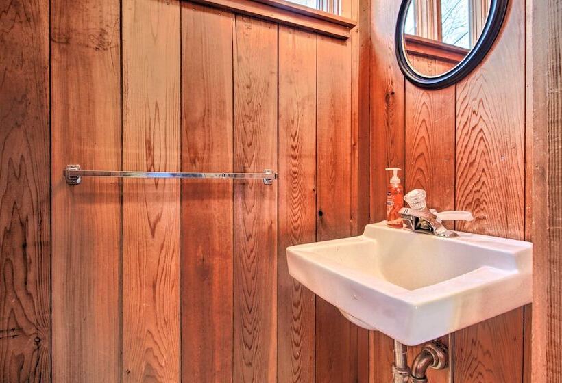 Walk To Ski Trails: Ludlow Home On Okemo Mountain!