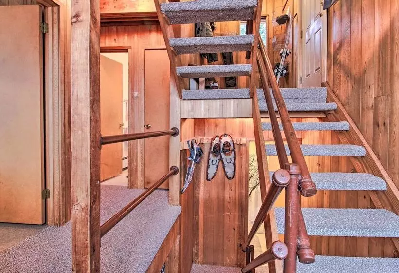 Walk To Ski Trails: Ludlow Home On Okemo Mountain!