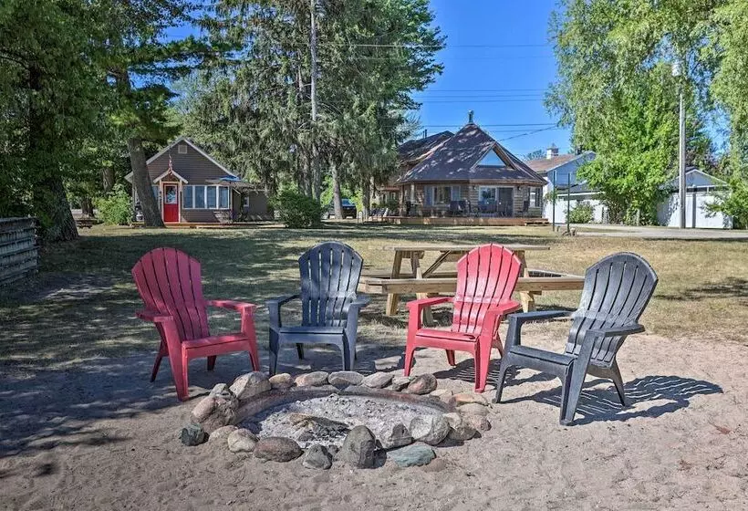 Rustic Suttons Bay Cottage: Shared Dock & Fire Pit