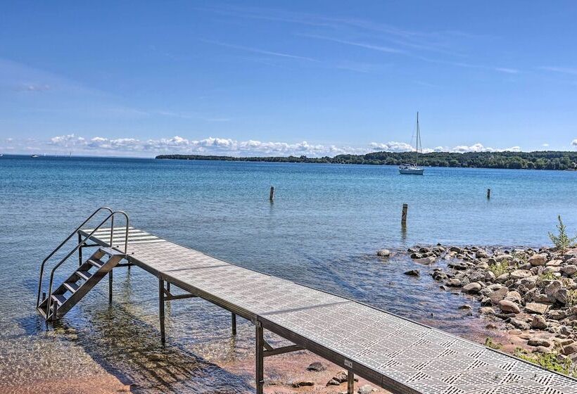 Rustic Suttons Bay Cottage: Shared Dock & Fire Pit