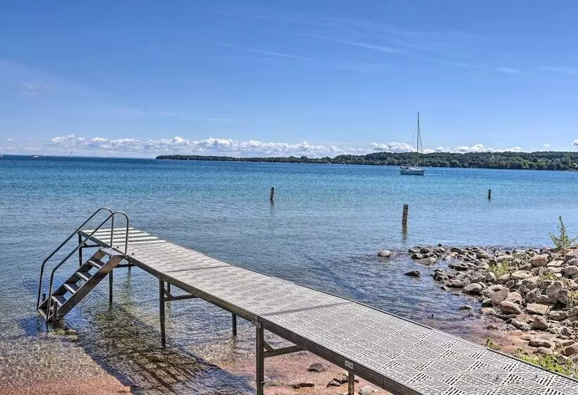 Rustic Suttons Bay Cottage: Shared Dock & Fire Pit