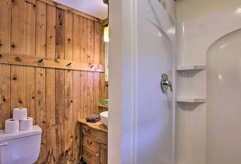 Rustic Suttons Bay Cottage: Shared Dock & Fire Pit