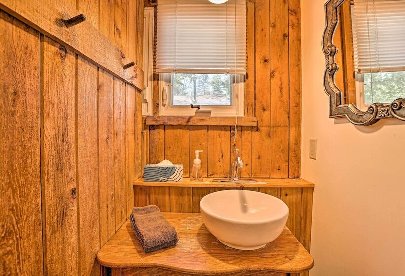 Rustic Suttons Bay Cottage: Shared Dock & Fire Pit