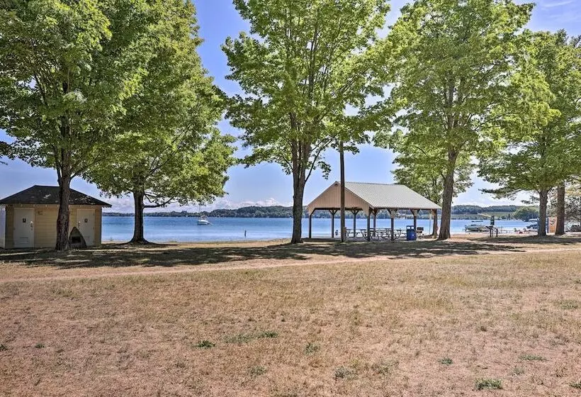 Rustic Suttons Bay Cottage: Shared Dock & Fire Pit