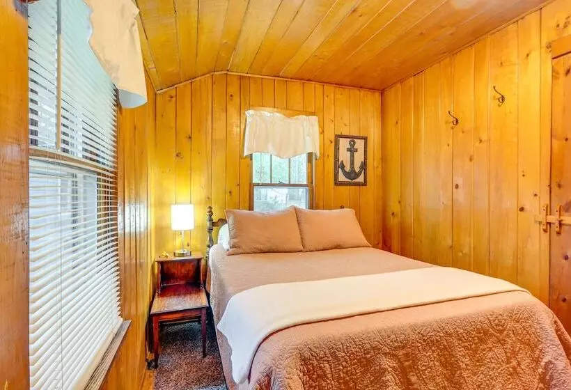 East Tawas Cabin W/ Deck, Backyard & Fire Pit!