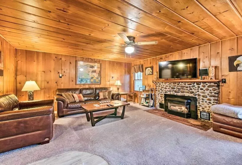 East Tawas Cabin W/ Deck, Backyard & Fire Pit!